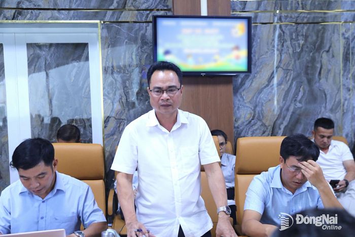 Đại diện phường Bình Phước phát biểu tại buổi họp. Ảnh: Huy Anh