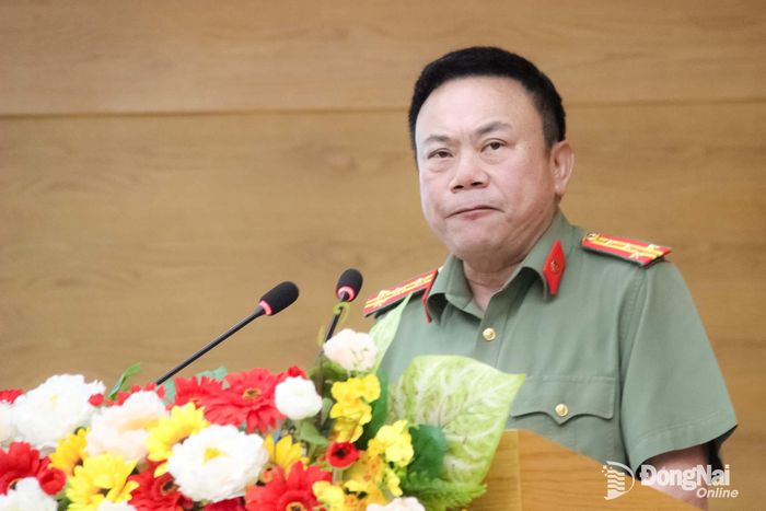 Đại tá Nguyễn Phương Đằng phát biểu tại buổi lễ. Ảnh: Trần Danh