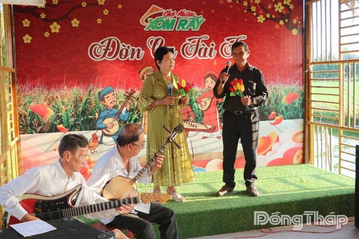 Hằng tuần, Phiên chợ Xóm Rẫy (phường Mỹ Ngãi) diễn ra hoạt động đờn ca tài tử, thu hút đông đảo người dân đến thưởng thức.