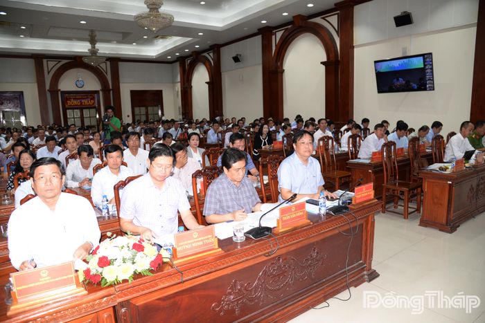 Các đại biểu tham dự hội nghị.