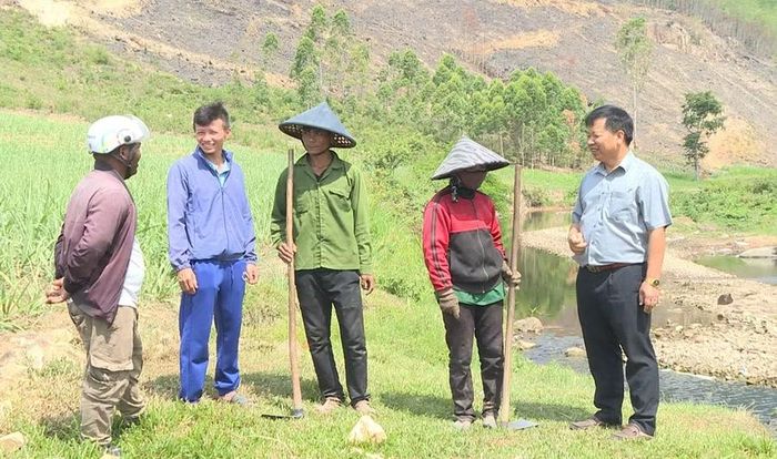 Người dân xã Tơ Tung mong muốn có công trình thủy lợi tại suối Ka Tung để phát triển sản xuất, nâng cao thu nhập. Ảnh: Minh Trung