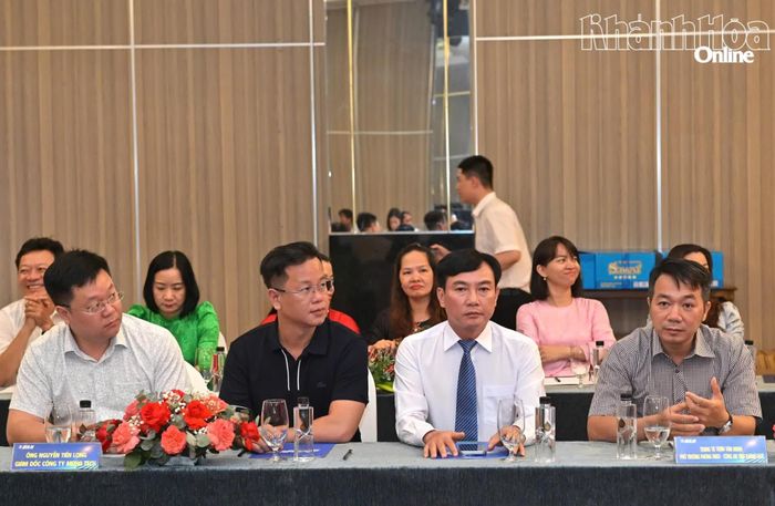 Các đại biểu tham dự tọa đàm.