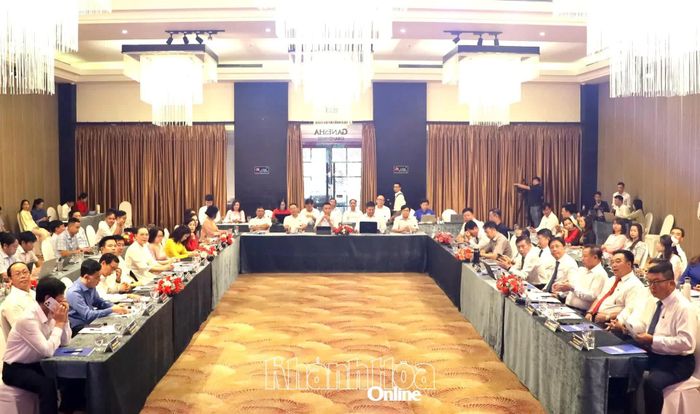 Quang cảnh buổi tọa đàm.