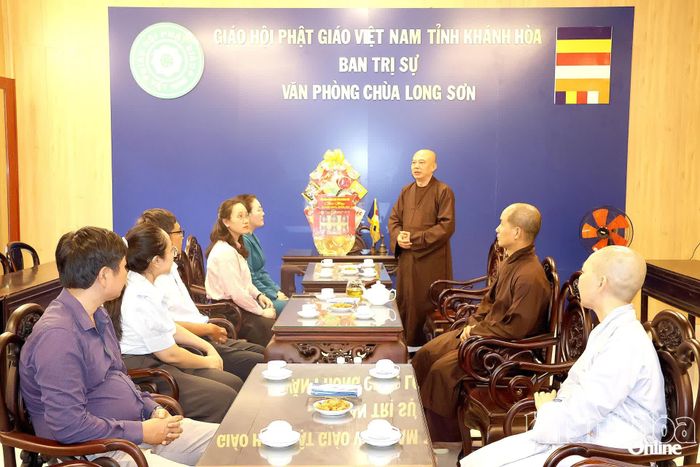 Thượng tọa Thích Thiện Phước - Ủy viên Hội đồng trị sự Giáo hội Phật giáo Việt Nam, Phó Ban kiêm Chánh thư ký Ban trị sự Giáo hội Phật giáo Việt Nam tỉnh cảm ơn đoàn công tác.