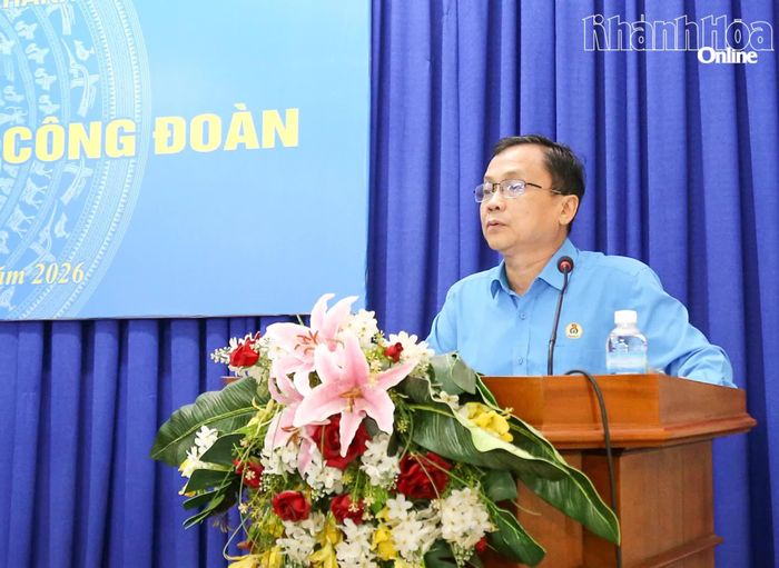 Lãnh đạo LĐLĐ tỉnh phát biểu tại hội nghị.