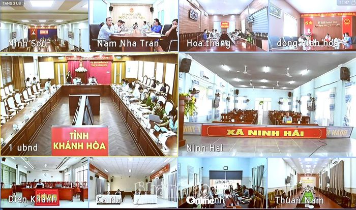 Cuộc họp được kết nối trực tuyến tới các xã, phường trong toàn tỉnh.