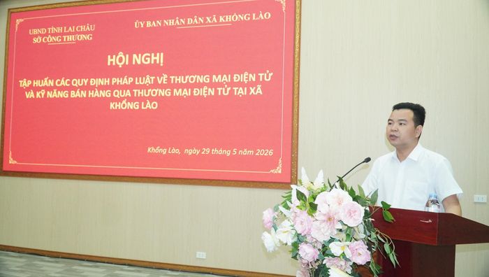 Đồng chí Trần Văn Hùng - Phó Giám đốc Sở Công thương phát biểu tại hội nghị.