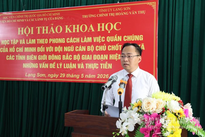 Tiến sĩ Ngô Ngân Hà, Phó Vụ trưởng Vụ Tổ chức cán bộ, Chánh Văn phòng Đề án 587, Học Viện Chính trị Quốc gia Hồ Chí Minh phát biểu khai mạc hội thảo