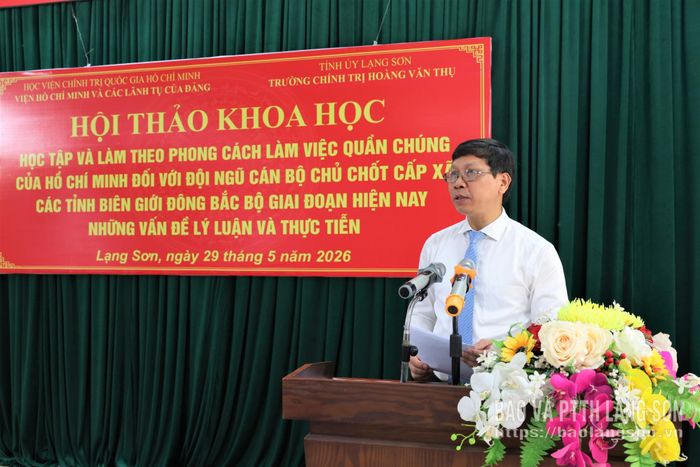 Phó Giáo sư, Tiến sĩ Lý Việt Quang, Viện trưởng Viện Hồ Chí Minh và các lãnh tụ của Đảng phát biểu kết luận hội thảo