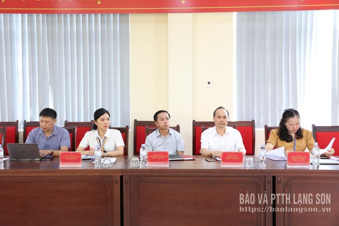 Các đại biểu của tỉnh Lạng Sơn dự hội thảo