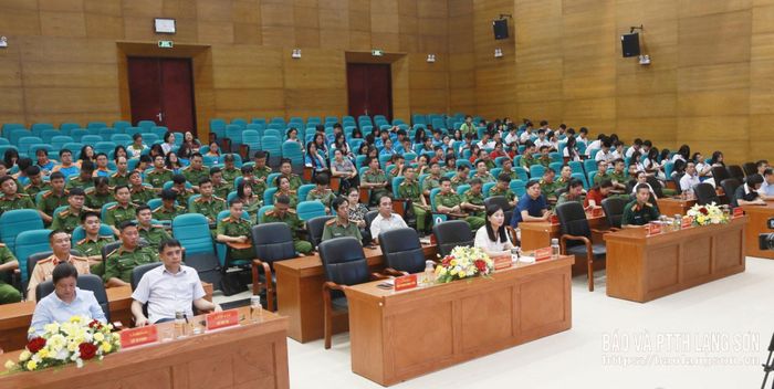 Các đại biểu dự lễ phát động tại điểm cầu tỉnh Lạng Sơn