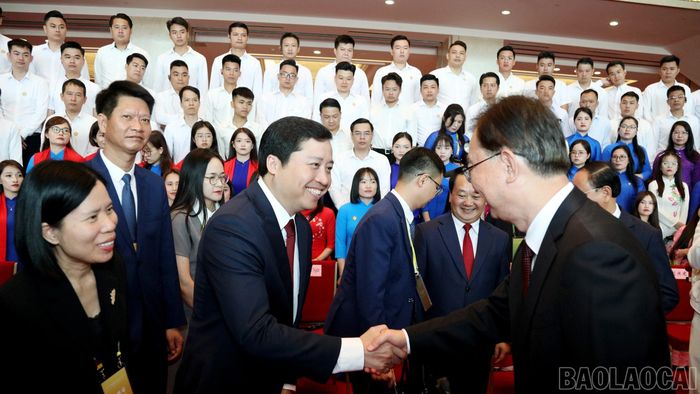 Lãnh đạo 2 tỉnh Lào Cai và Vân Nam khẳng định, thanh niên chính là tương lai, lực lượng nòng cốt và là cầu nối quan trọng nhất để kế thừa, phát triển mối quan hệ hợp tác hữu nghị giữa các địa phương.