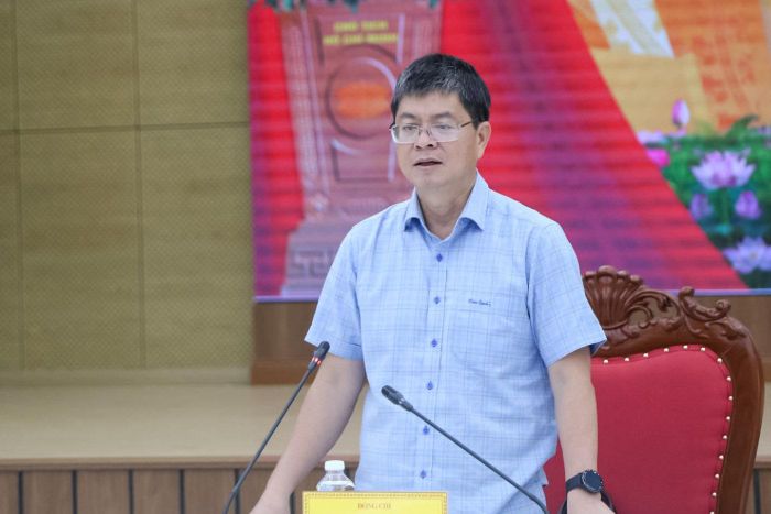 Ủy viên Ban Thường vụ Tỉnh ủy, Phó Chủ tịch UBND tỉnh Nguyễn Hồng Hải yêu cầu các sở, ngành rà soát, tổng hợp đầy đủ và xét các yếu tố trước khi đi đến quyết định thu hồi dự án