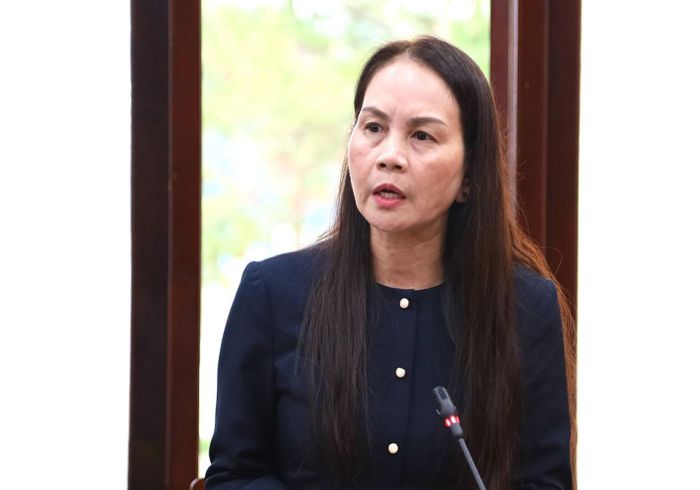 Đại diện Sở Văn hóa, Thể thao và Du lịch trao đổi tại cuộc họp