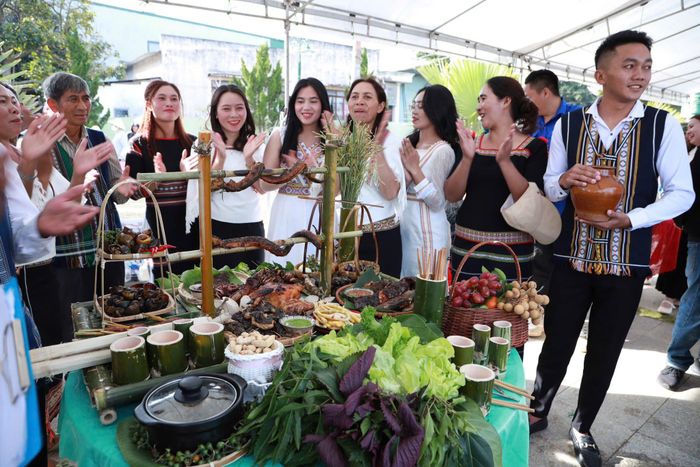 Lâm Đồng sở hữu gần 941 sản phẩm OCOP, đóng vai trò là những “đại sứ du lịch” xuất sắc kể câu chuyện bản địa.