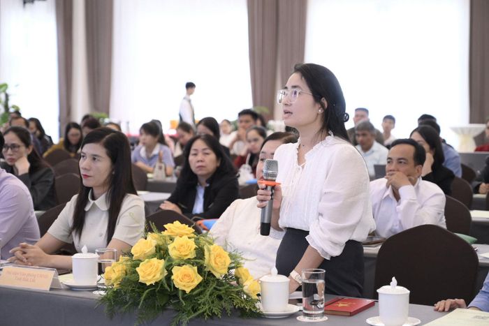 Các đại biểu trao đổi tại chương trình tập huấn