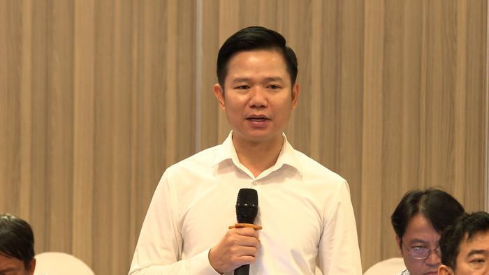 Đồng chí Đoàn Xuân Hiếu, Tỉnh ủy viên, Giám đốc Báo và Phát thanh, Truyền hình Đà Nẵng phát biểu ý kiến