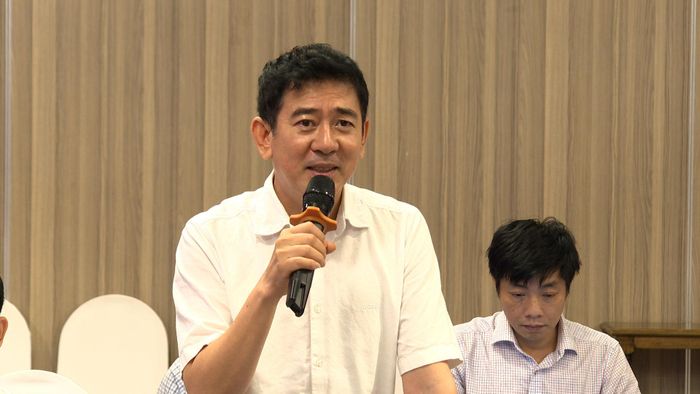 Đồng chí Trương Duy Hòa, Phó Giám đốc Trung tâm Truyền hình Việt Nam khu vực Miền Trung - Tây Nguyên phát biểu ý kiến