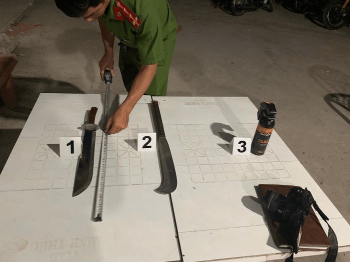 Tang vật gây án của các đối tượng vụ ở xã Long Phú Thuận.