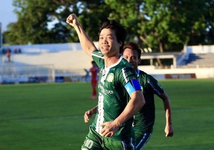 Công Phượng cùng đồng đội đã rất gần với tấm vé thăng hạng V.League mùa sau.