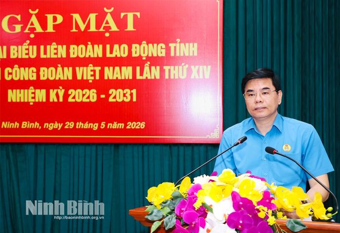 Đồng chí Nguyễn Hải Long, Tỉnh ủy viên, Phó Chủ tịch Ủy ban MTTQ Việt Nam tỉnh, Chủ tịch LĐLĐ tỉnh phát biểu tại hội nghị.