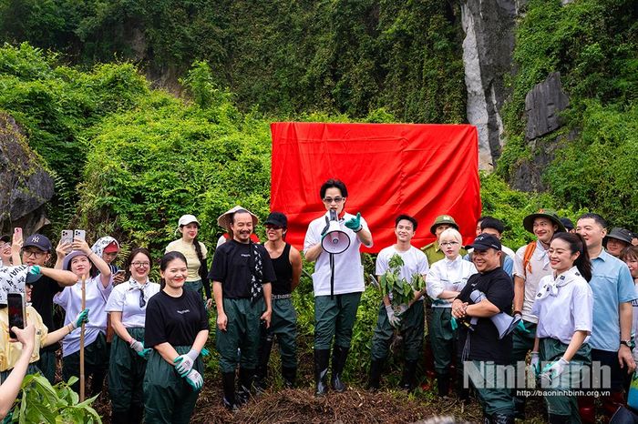 Ca sỹ Hà Anh Tuấn phát biểu tại Chương trình trồng rừng “Forestival” - Rừng Việt Nam.