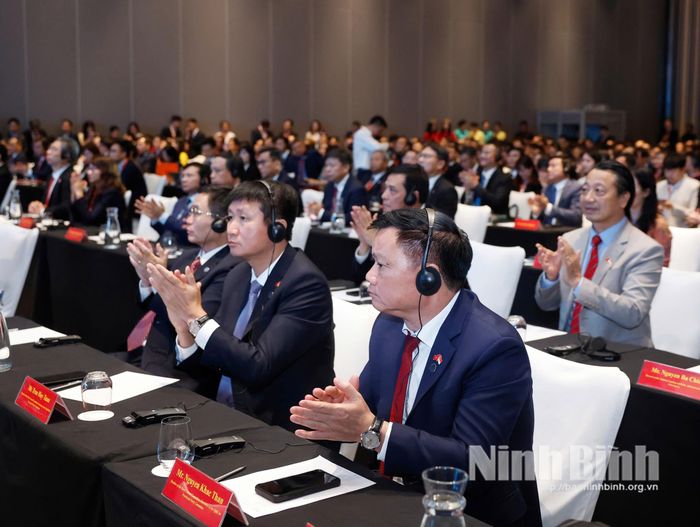 Đồng chí Bí thư Tỉnh ủy Trần Huy Tuấn tham dự Diễn đàn Kết nối Công nghệ Việt Nam-Singapore.