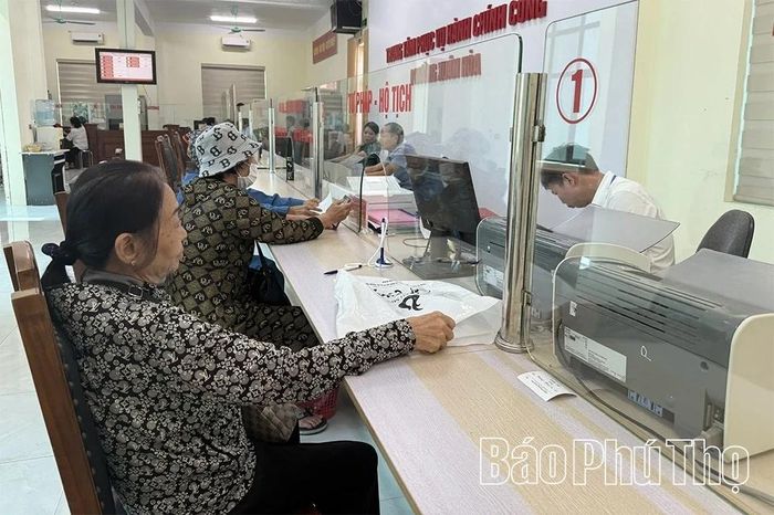 Tỉnh Phú Thọ đã và đang đi đúng hướng trong việc mang lại tối đa sự hài lòng cho người dân thông qua các hình thức chăm sóc và phục vụ Nhân dân.