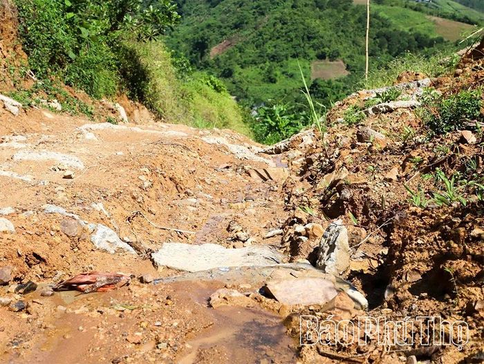 Nếu xảy ra sạt trượt thì khối lượng đất đá từ phía trên đồi Khụ Đi ụp xuống phía dưới có thể lên tới hàng chục, thậm chí là hàng trăm nghìn m3.