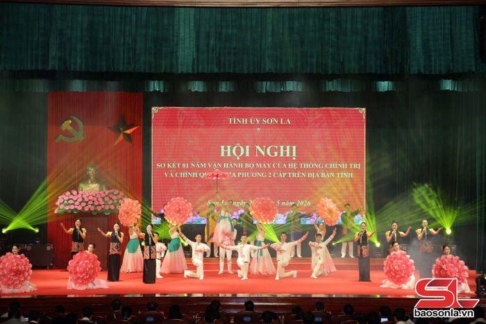 Chương trình nghệ thuật chào mừng Hội nghị.