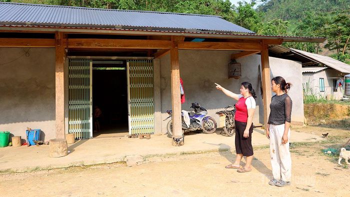 Từ nguồn vốn chương trình MTQG giảm nghèo bền vững, người dân thôn Khuôn Làn đã được hỗ trợ kinh phí làm nhà mới.