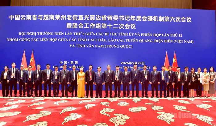 Đoàn đại biểu tỉnh Tuyên Quang tham dự hội nghị.