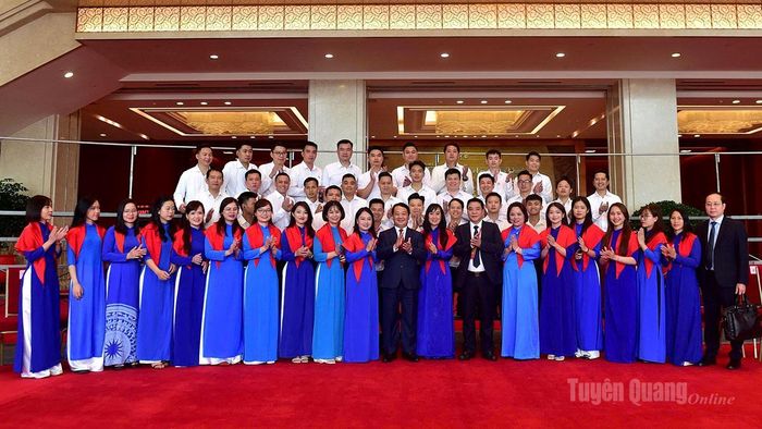 Các đồng chí lãnh đạo tỉnh cùng Đoàn đại biểu thanh niên Tuyên Quang tại chương trình.