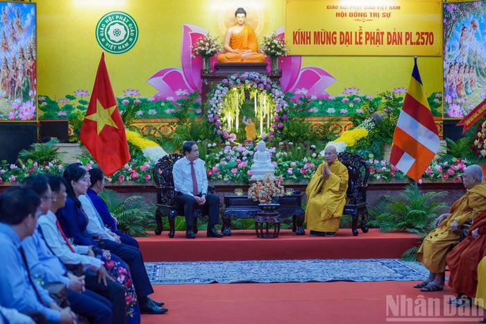 Cùng buổi làm việc Chủ tịch Quốc hội Trần Thanh Mẫn đến thăm Trưởng lão Hòa thượng Thích Thiện Nhơn, Phó Pháp chủ Hội đồng Chứng minh, Chủ tịch Hội đồng Trị sự Giáo hội Phật giáo Việt Nam và chư tôn giáo phẩm lãnh đạo Giáo hội Phật giáo Việt Nam tại Thiền viện Quảng Đức, phường Xuân Hòa, Thành phố Hồ Chí Minh.