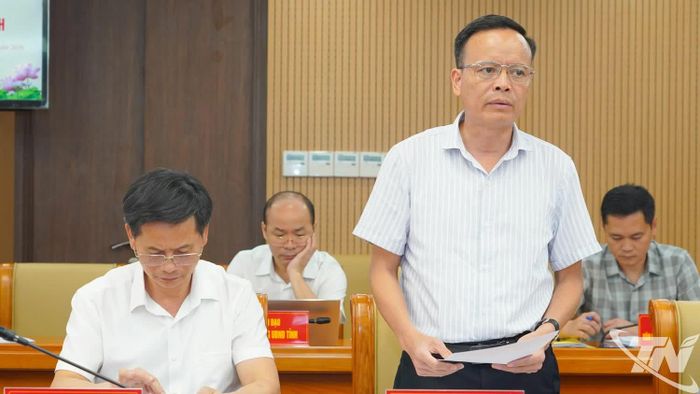Các đồng chí Phó Chủ tịch HĐND tỉnh phát biểu tại Hội nghị.