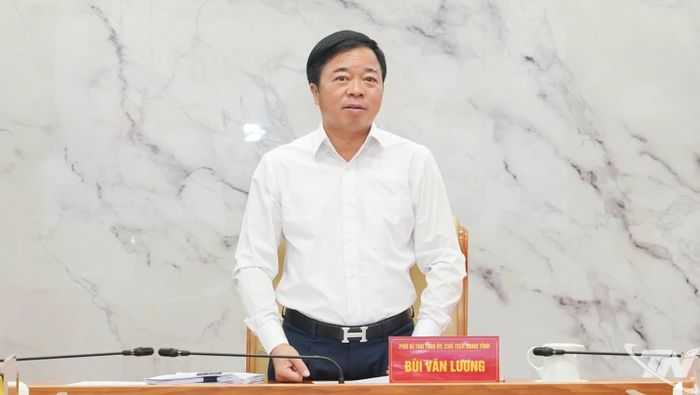 Đồng chí Bùi Văn Lương phát biểu chỉ đạo tại Hội nghị.