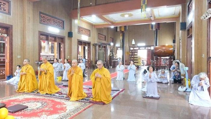 Nhất tâm cầu nguyện