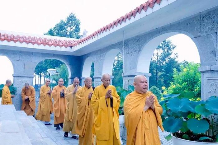 Cầu nguyện chư anh linh hùng liệt sĩ được siêu sinh