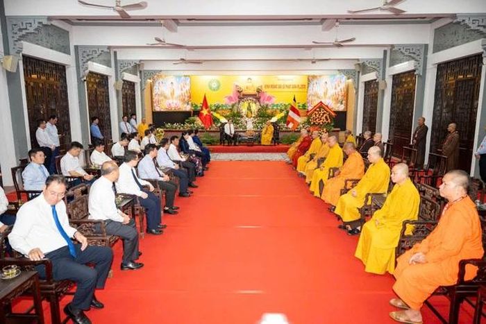 Quang cảnh buổi tiếp phái đoàn Đảng, Nhà nước, MTTQVN tại Văn phòng II Trung ương GHPGVN (thiền viện Quảng Đức) - Ảnh: Đăng Huy