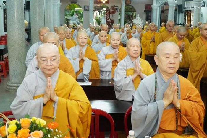 Chư Ni Bắc tông an cư tại chùa Trung Nghĩa và chư Ni hệ phái Khất sĩ tại tịnh xá Ngọc Phương