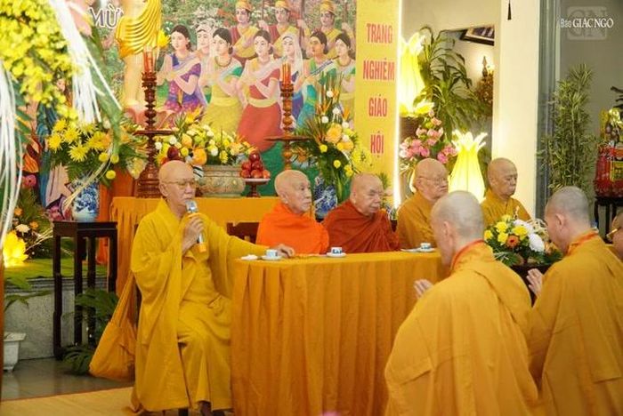 Hòa thượng Thích Tịnh Thành chứng minh