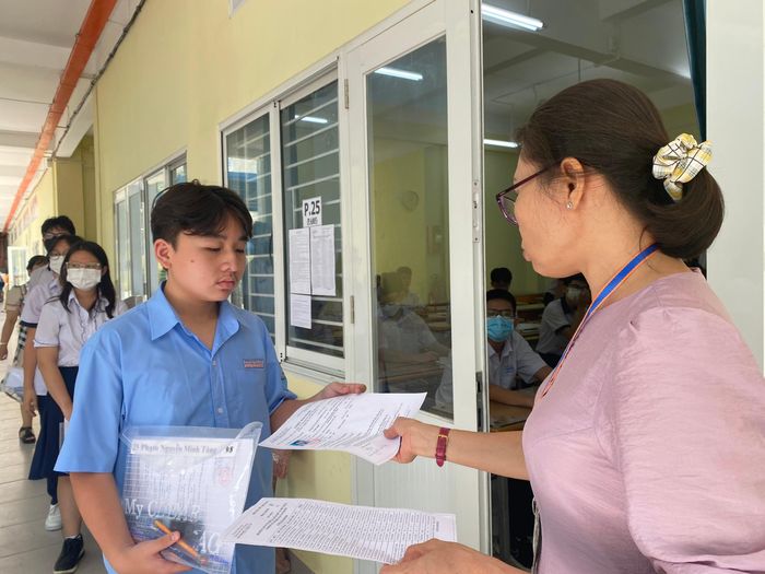 Thí sinh tham gia kỳ thi lớp 10 TP.HCM sẽ làm bài thi trong hai ngày 1 và 2/6 tại 242 điểm thi trên toàn thành phố.