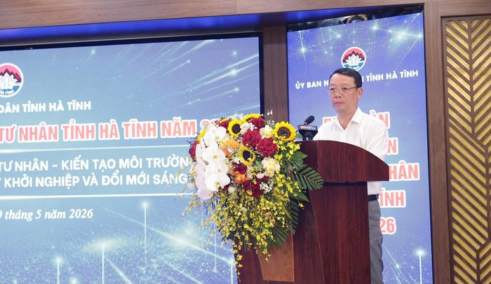 Lãnh đạo tỉnh Hà Tĩnh giải đáp, làm rõ nhiều nội dung doanh nghiệp quan tâm; đồng thời thông tin thêm về những định hướng, giải pháp của tỉnh trong hỗ trợ doanh nghiệp phát triển sản xuất kinh doanh.