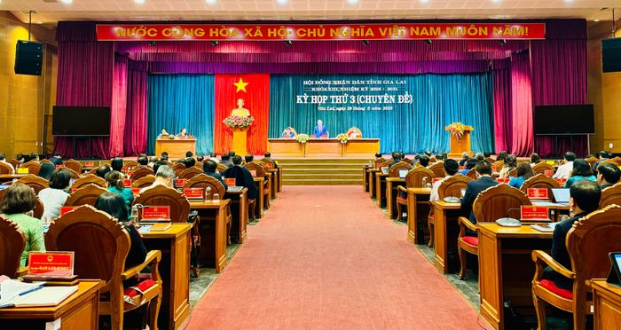 Quang cảnh kỳ họp.