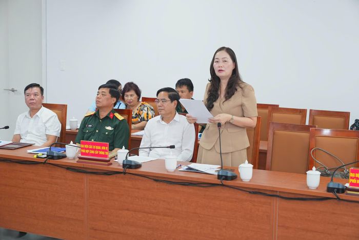 Phó giám đốc Sở Công thương Hải Phòng Vũ Thị Kim Phượng thông tin về việc sử dụng xăng sinh học E10 trên địa bàn TP Hải Phòng.