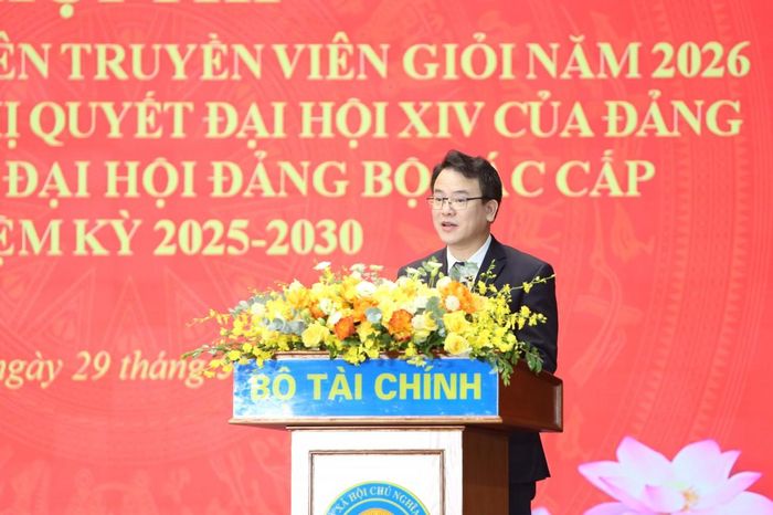 Thứ trưởng Bộ Tài chính Trần Quốc Phương phát biểu khai mạc. Ảnh: Đức Minh