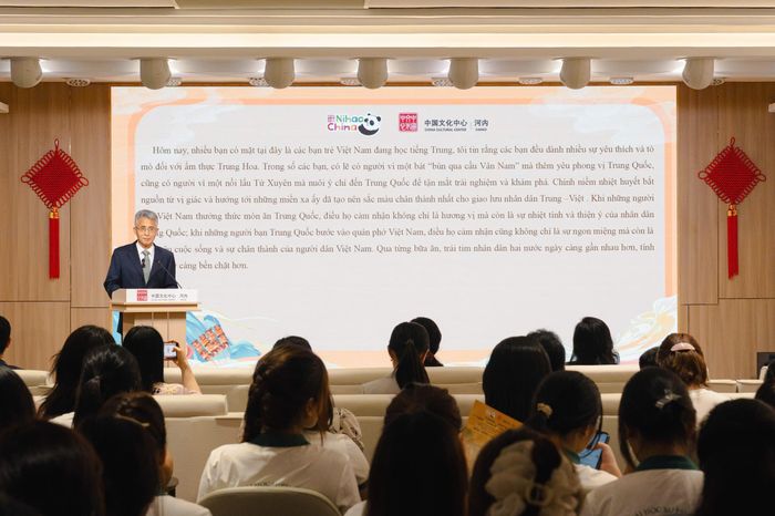 Tham tán Đại sứ quán Trung Quốc tại Việt Nam Điền Khởi Nho giới thiệu ẩm thực Trung Quốc