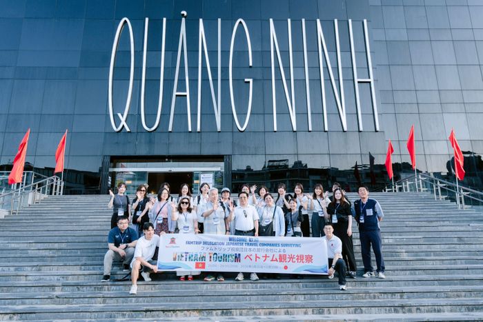 Đoàn Famtrip Nhật Bản tham quan Bảo tàng Quảng Ninh. Ảnh: BTC