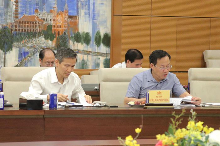 Các đại biểu tham dự cuộc họp