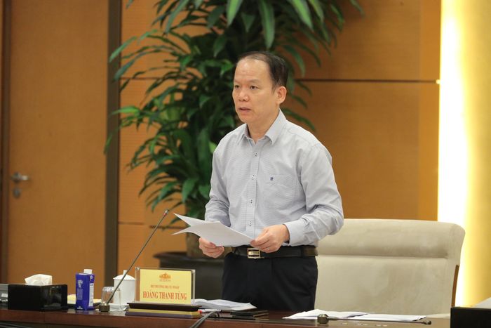 Bộ trưởng Bộ Tư pháp Hoàng Thanh Tùng phát biểu tại cuộc họp